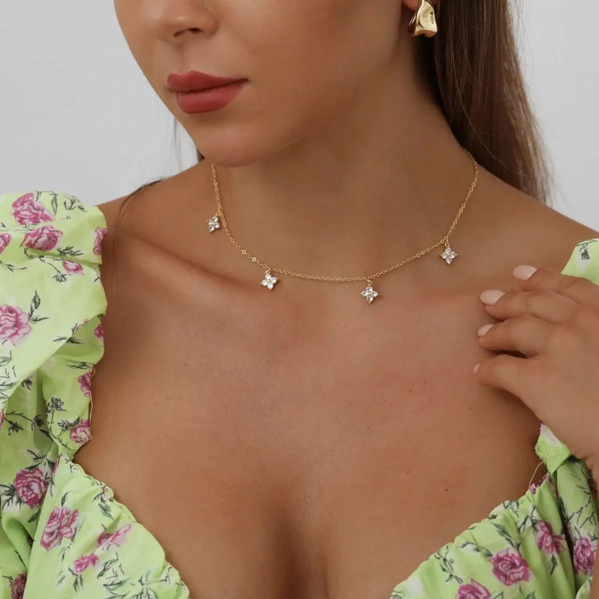 Kyerlyn Simple Diamond Choker Necklaces