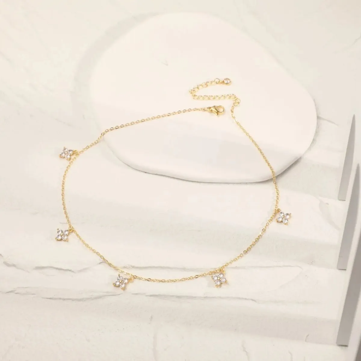 Kyerlyn Simple Diamond Choker Necklaces