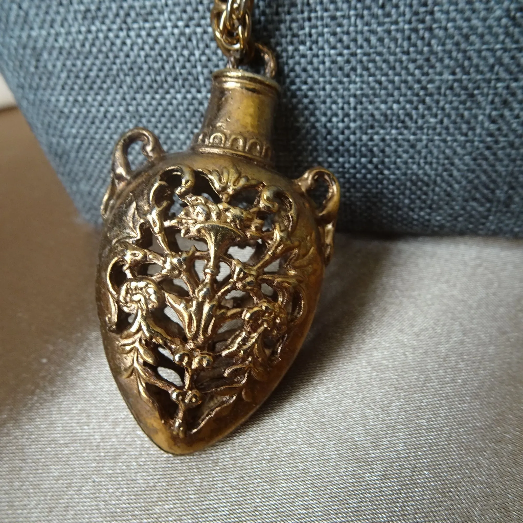 ROMANTIC Vintage Filigree Bottle Pendant Necklace, Unique and Pretty,Collectible Vintage Jewelry